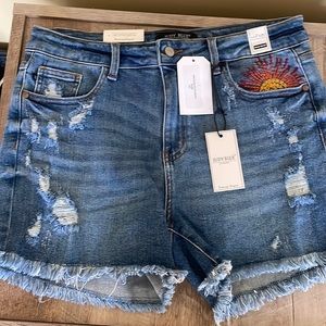 Here comes the sun shorts